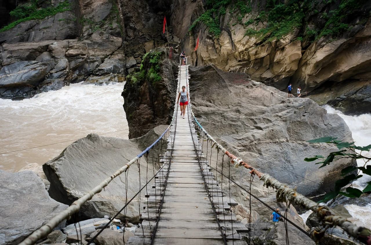 Tiger Leaping Gorge · 虎跳峡