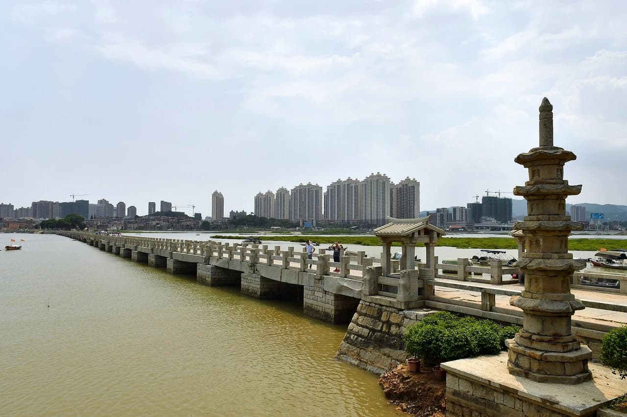 Luoyang Bridge · 洛阳桥