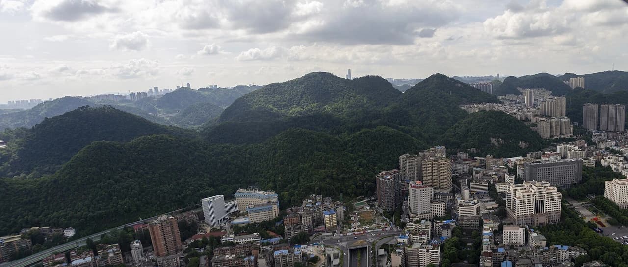 Qianling Park · 黔灵山公园
