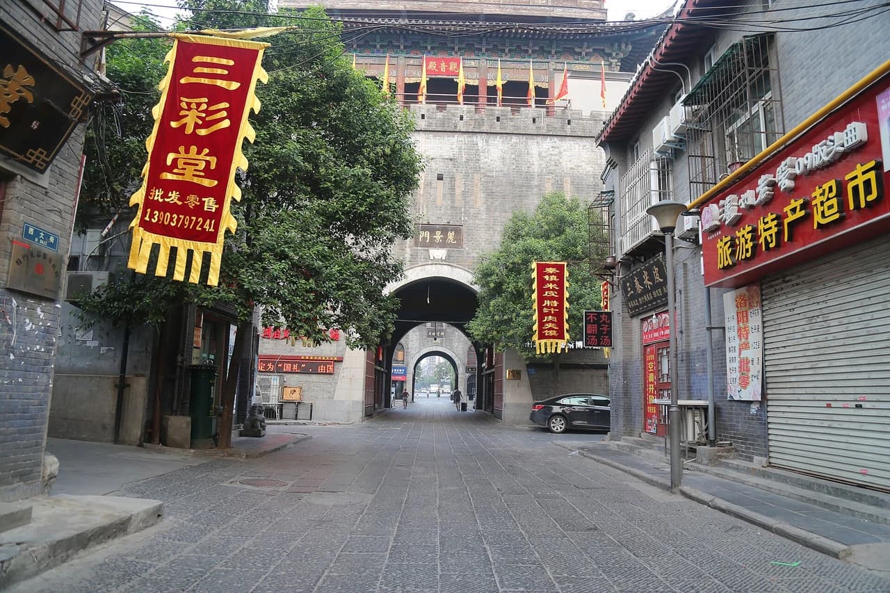 Old town and Lijing Gate · 老城·丽景门