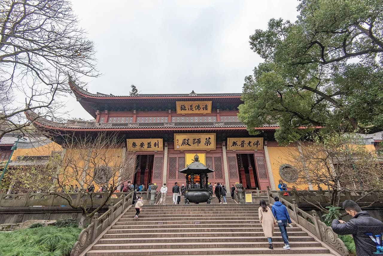 Lingyin Temple · 灵隐寺