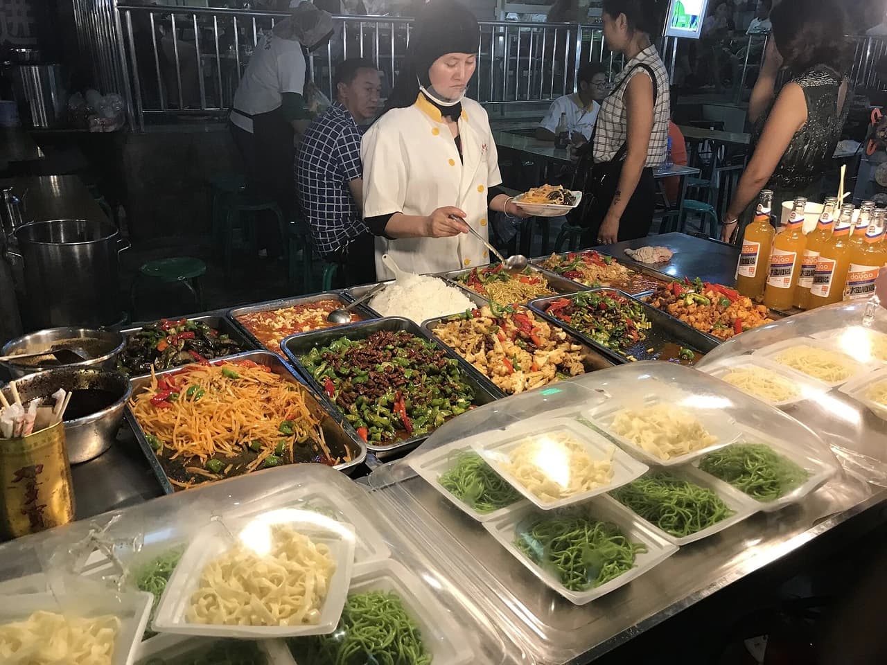 Zhengning Road Night Market · 正宁路夜市