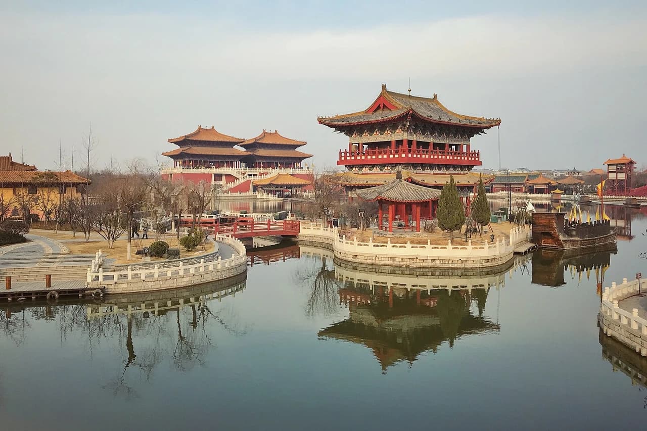Millennium City Park · 清明上河园