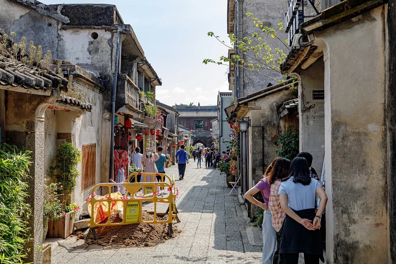 A lane inside the walled garrison town at Dapeng