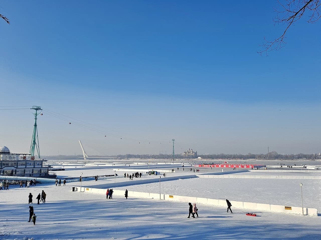 Songhua River and Stalin Park · 松花江·斯大林公园