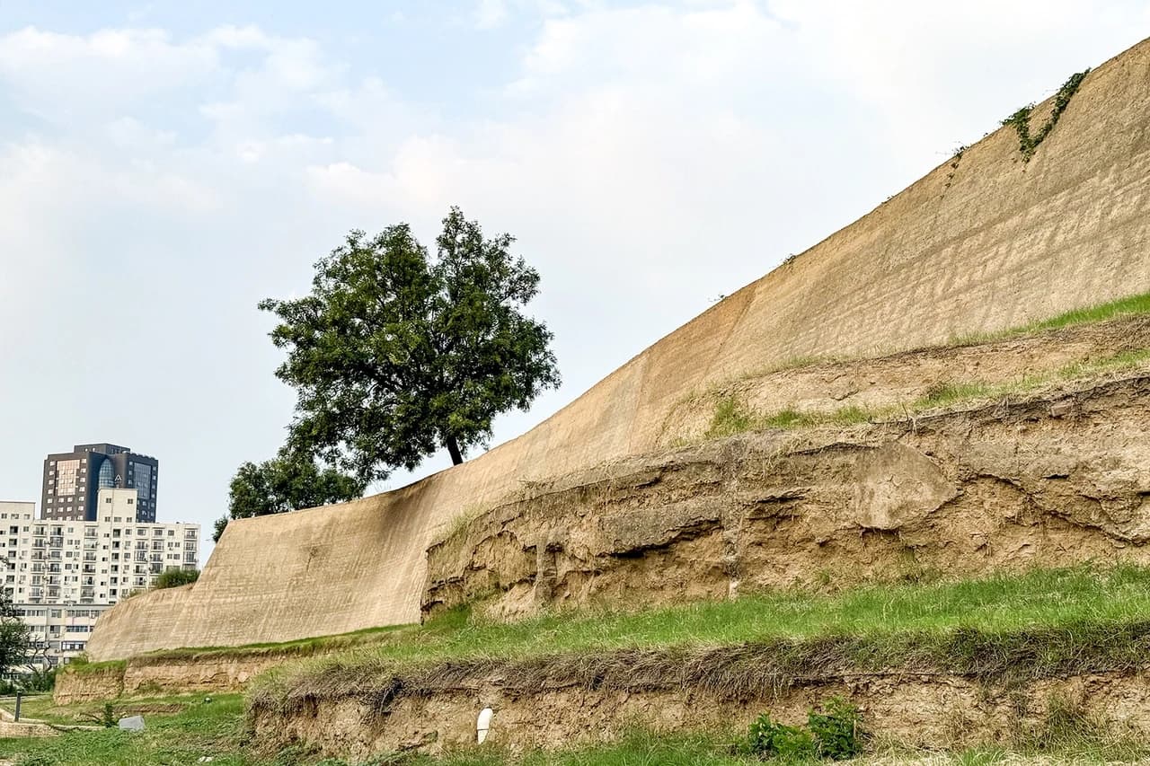 Shang City walls · 郑州商城